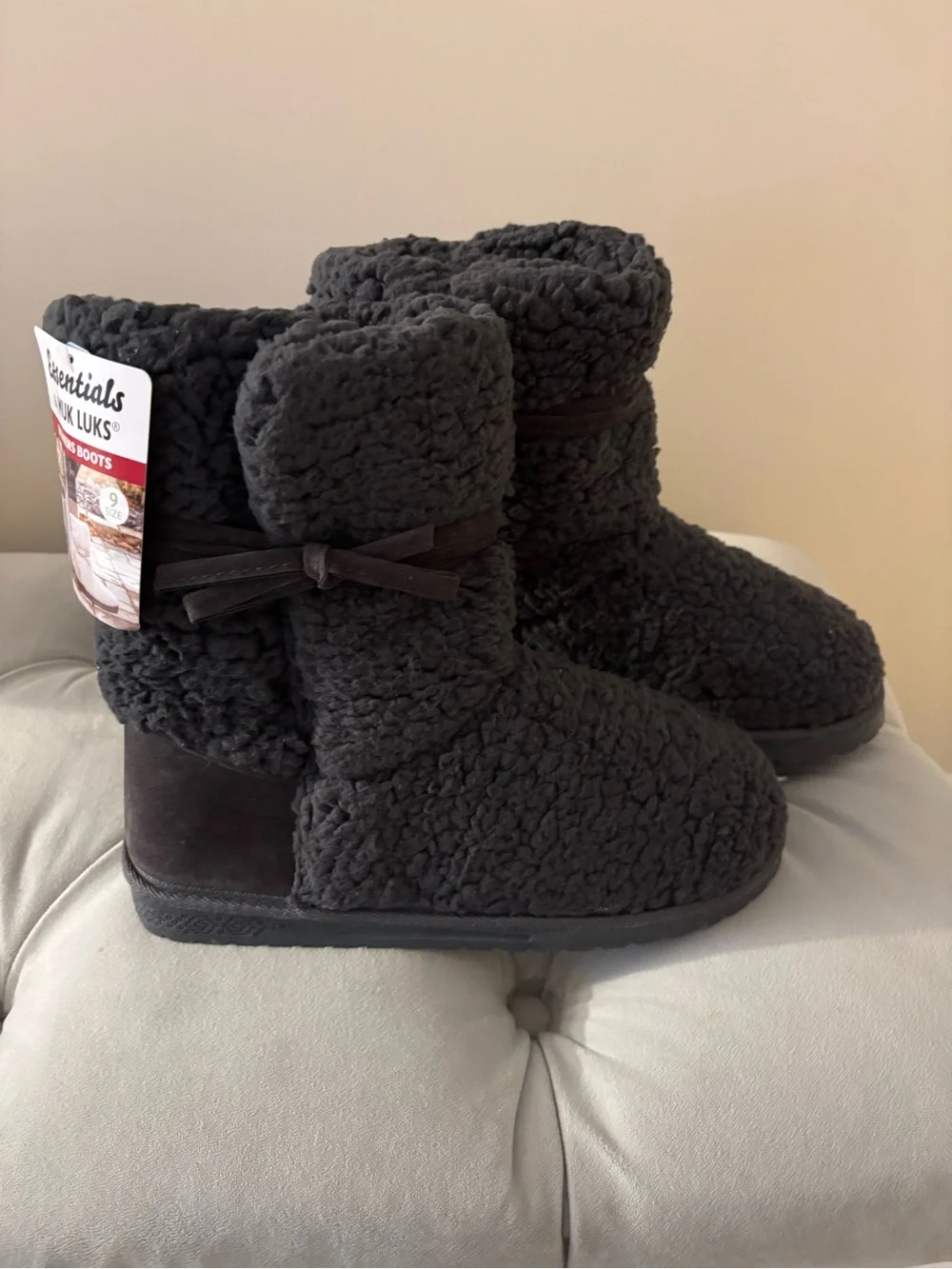 Women’s Plush Sherpa Boots with Bow - Charcoal